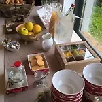 Les Temps Gourmands Bed & Breakfast Mondrepuis
